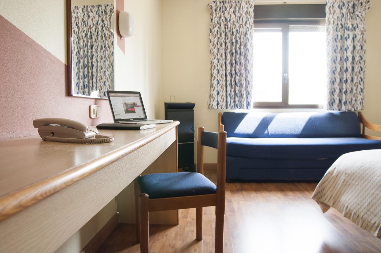 Hotel Aragon La Puebla De Alfinden ภายนอก รูปภาพ